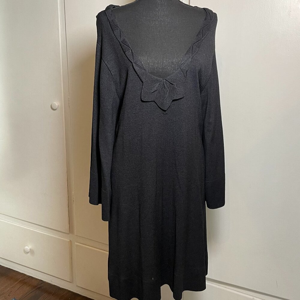 Studio M  - V Neck long sleeve dress